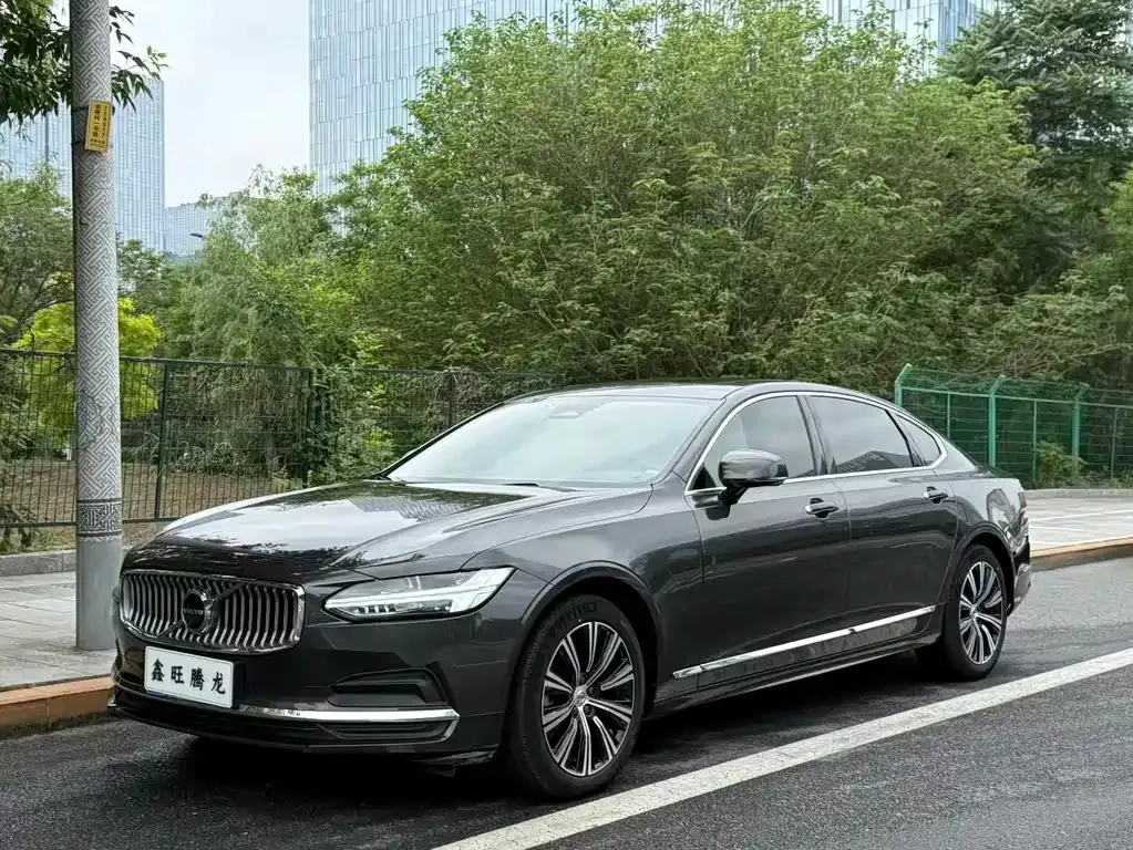 Volvo S90 — фото 1