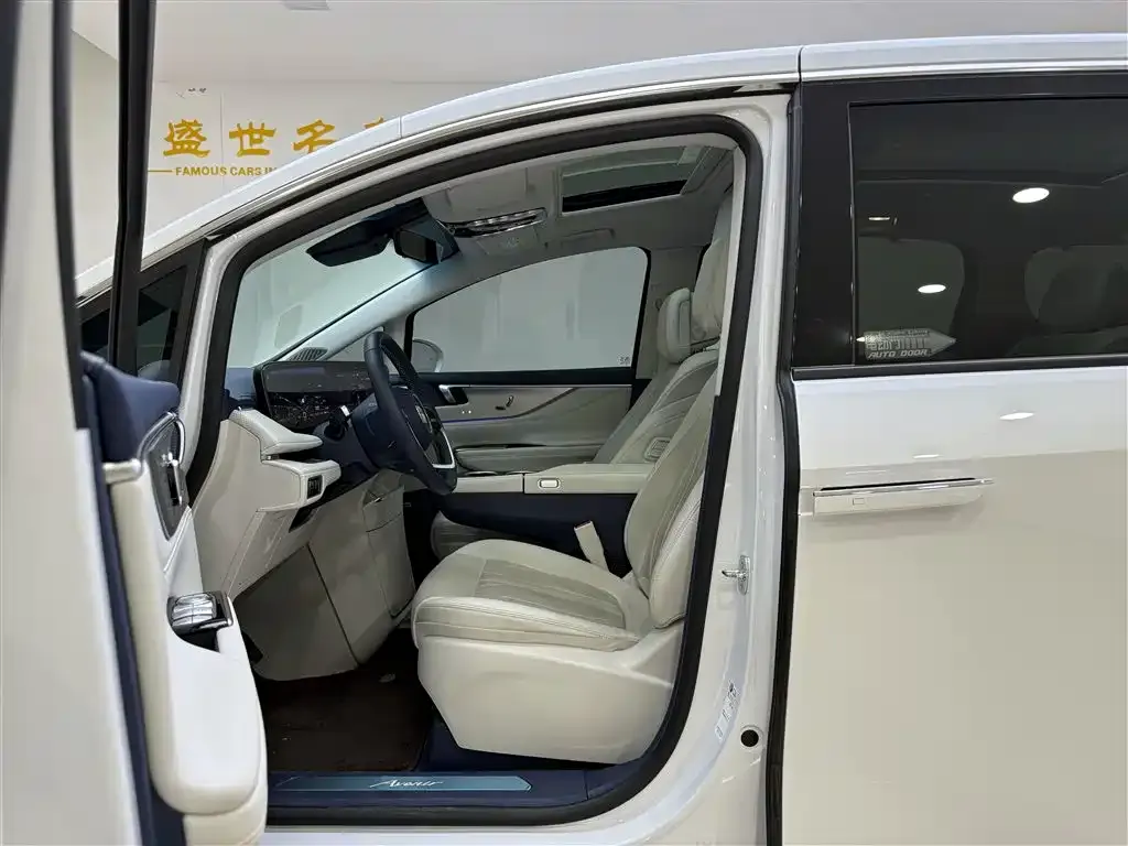 Buick GL8 Hybrid — фото 7