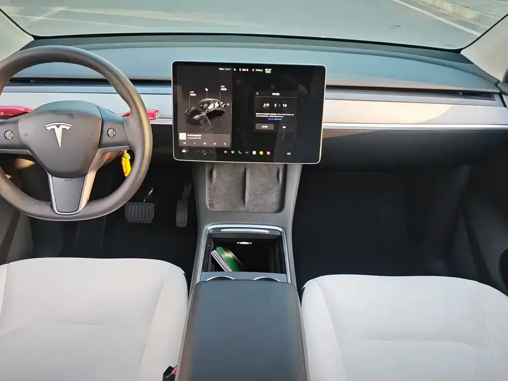Tesla Model Y — фото 4