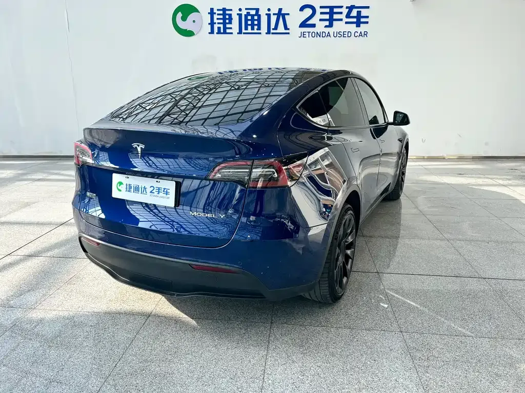 Tesla Model Y — фото 3
