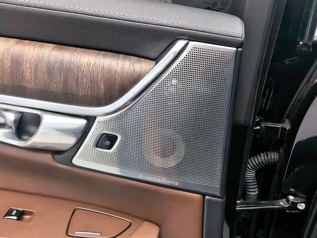 Volvo S90 — фото 10