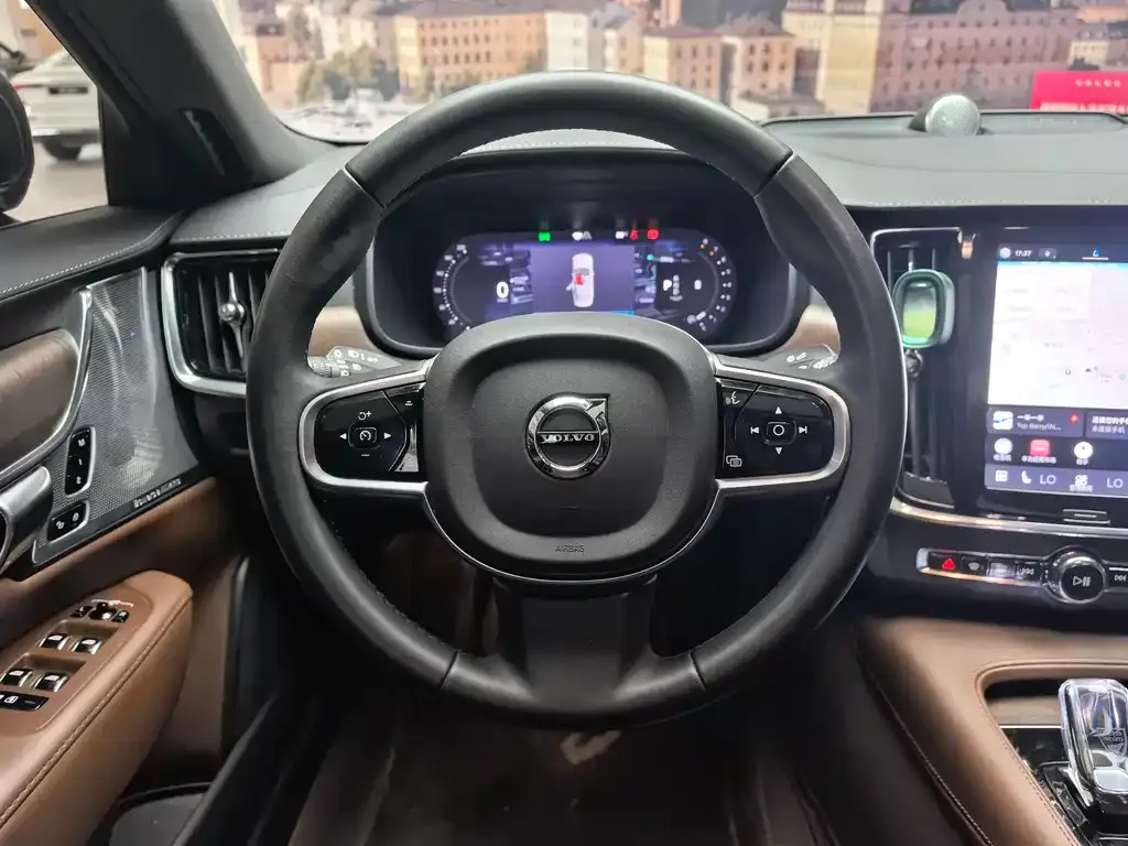 Volvo S90 — фото 3