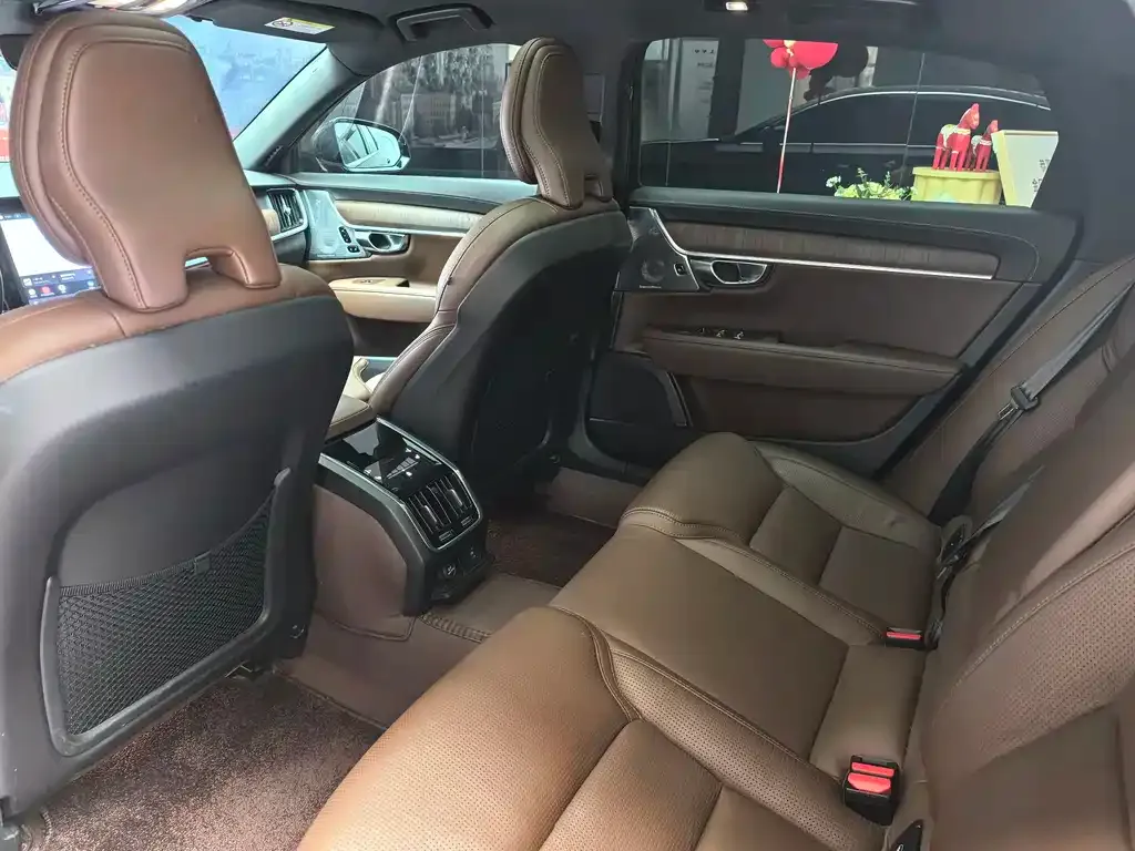 Volvo S90 — фото 9