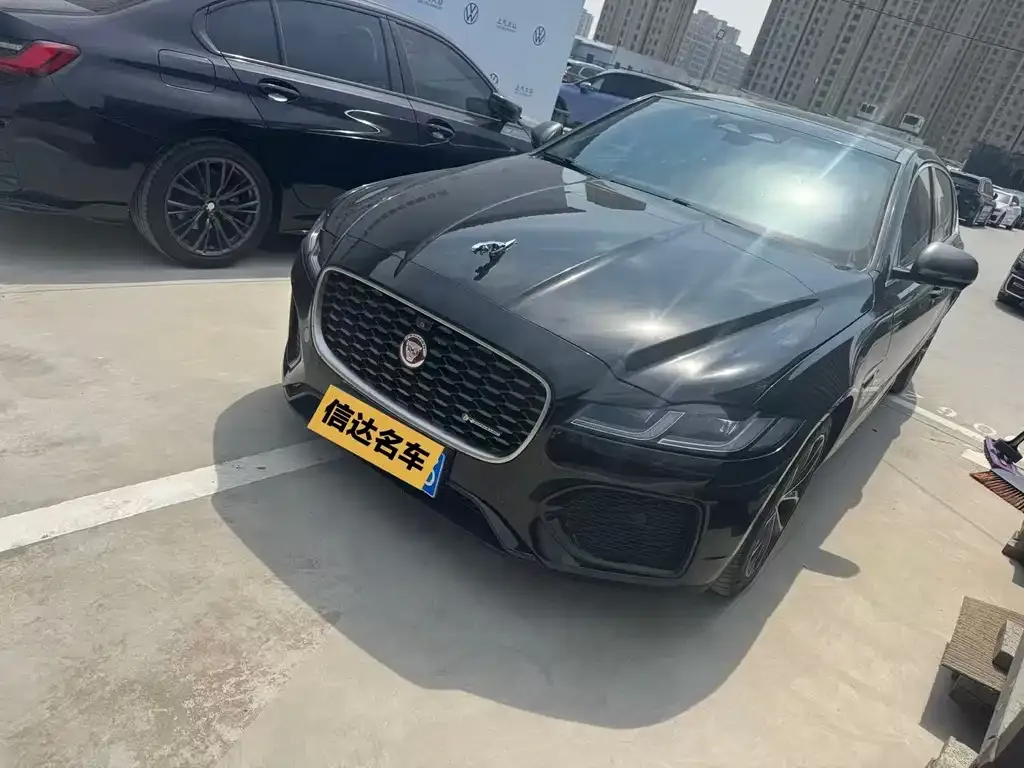 Jaguar XFL — фото 1