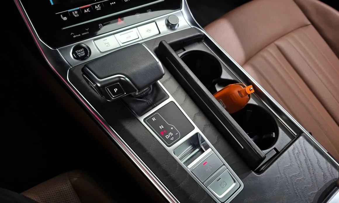 Audi A6 — фото 2