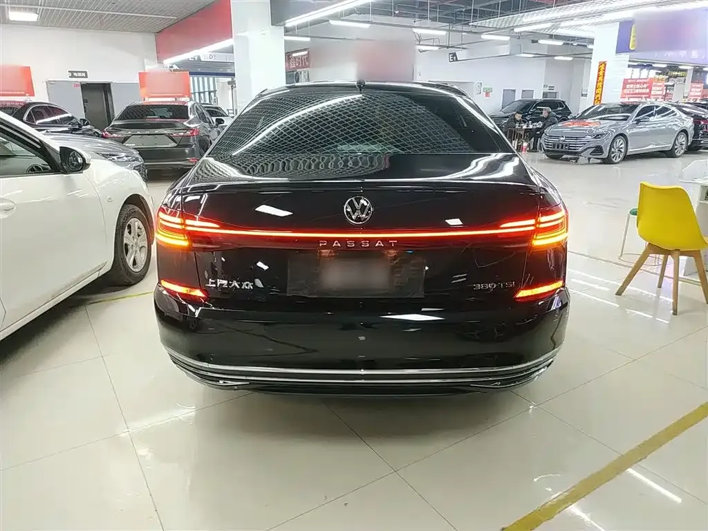 Volkswagen Passat — фото 8