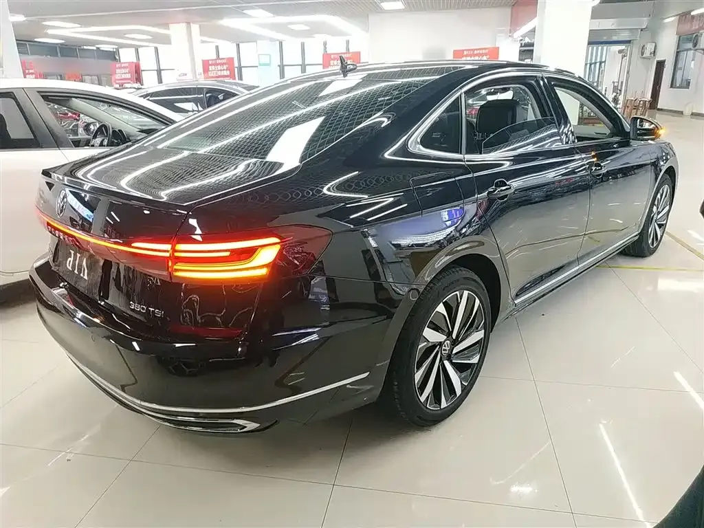 Volkswagen Passat — фото 4