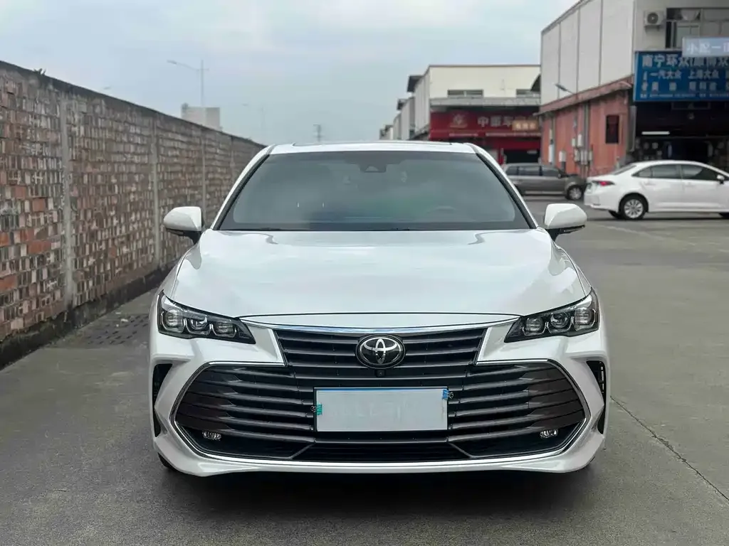 Toyota Avalon — фото 2
