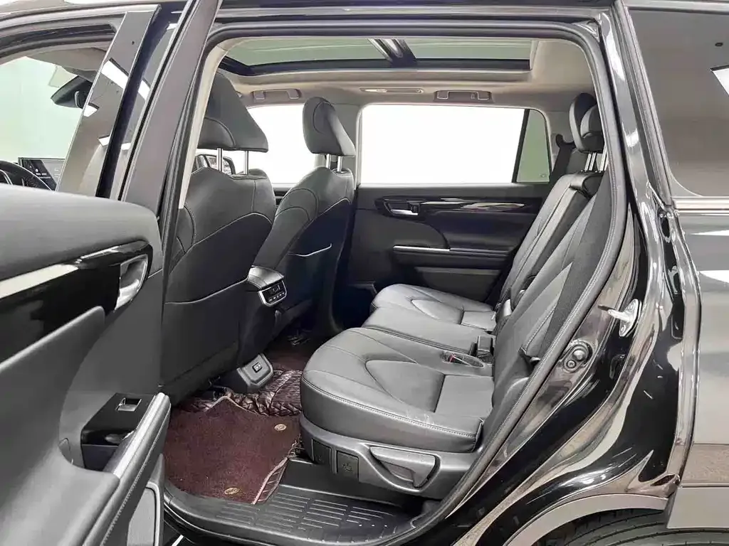Toyota Highlander — фото 2