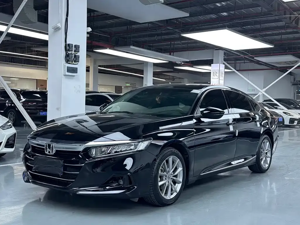 Honda Accord — фото 1