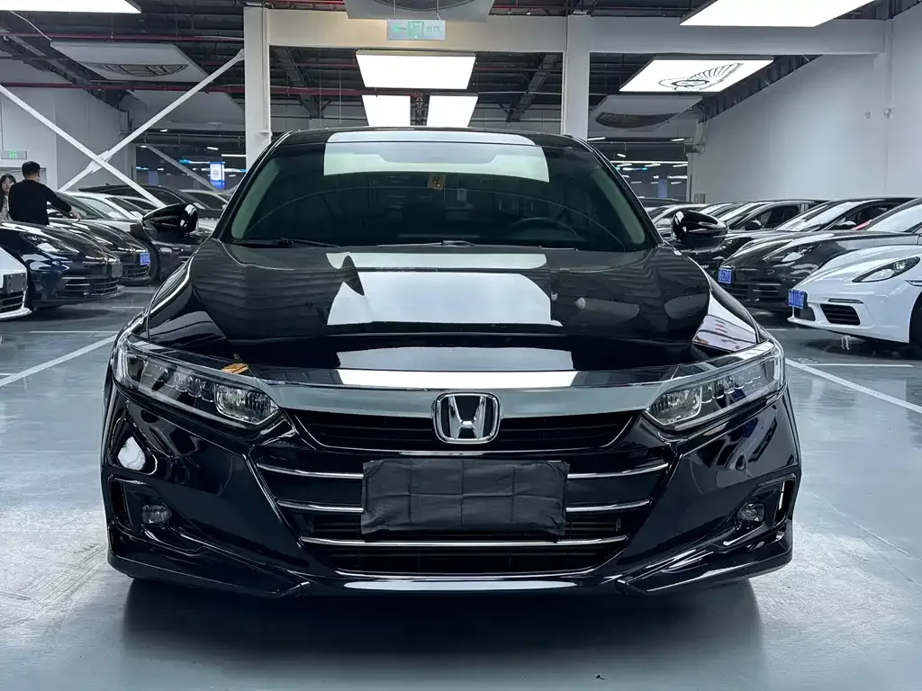 Honda Accord — фото 10