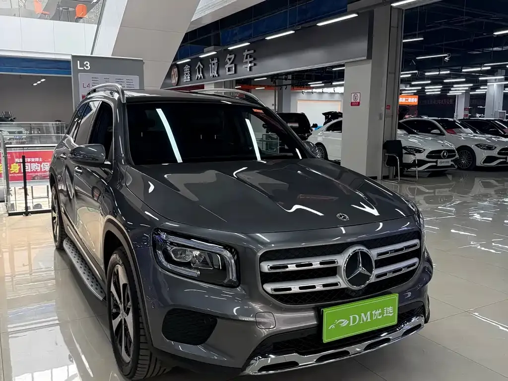 Mercedes-Benz GLB — фото 1