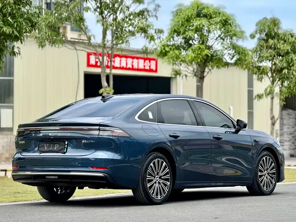 Geely Galaxy A7 — фото 8