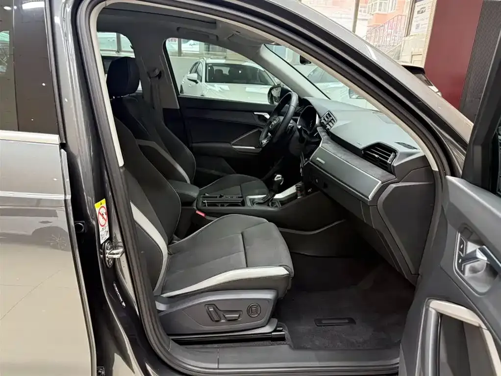 Audi Q3 2023 из CN, фото 8
