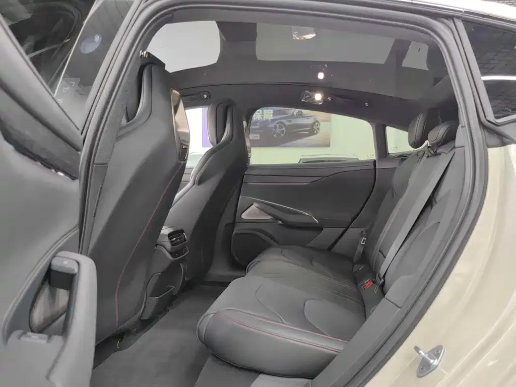 Xiaomi SU7 2024 из CN, фото 2