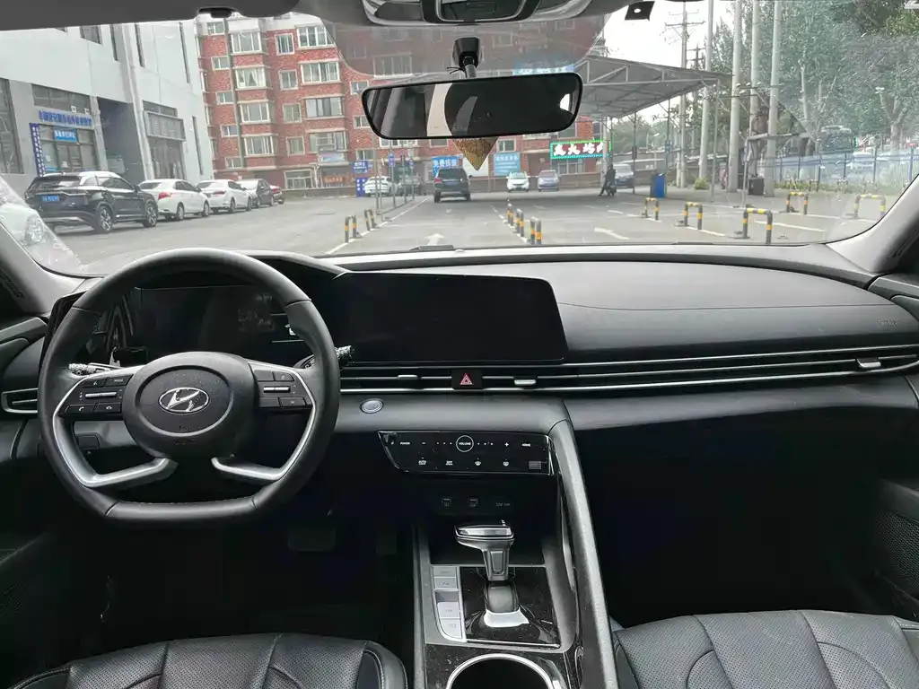 Hyundai Elantra 2022 из CN, фото 3