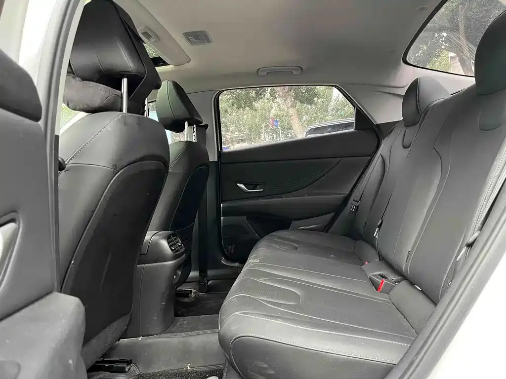 Hyundai Elantra 2022 из CN, фото 2
