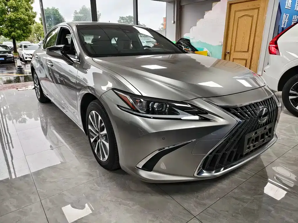 Lexus ES — фото 3