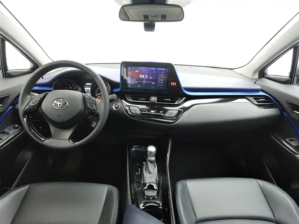 Toyota C-HR — фото 6