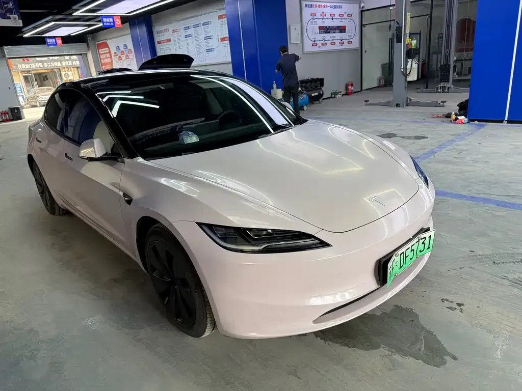 Tesla Model 3 — фото 4