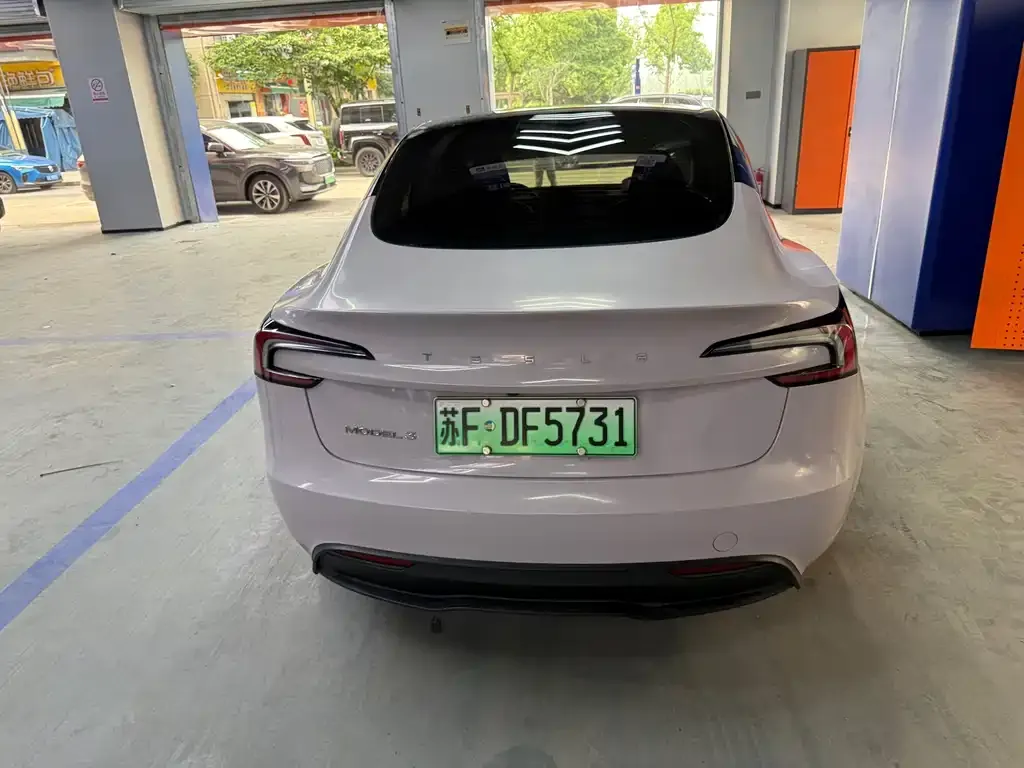 Tesla Model 3 — фото 6