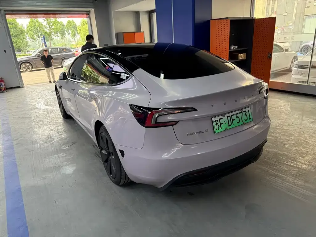 Tesla Model 3 — фото 3