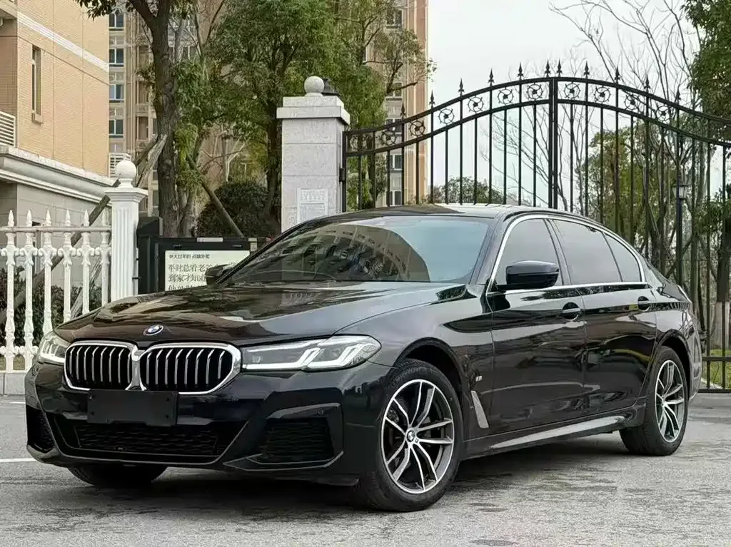 BMW 5 Series — фото 1