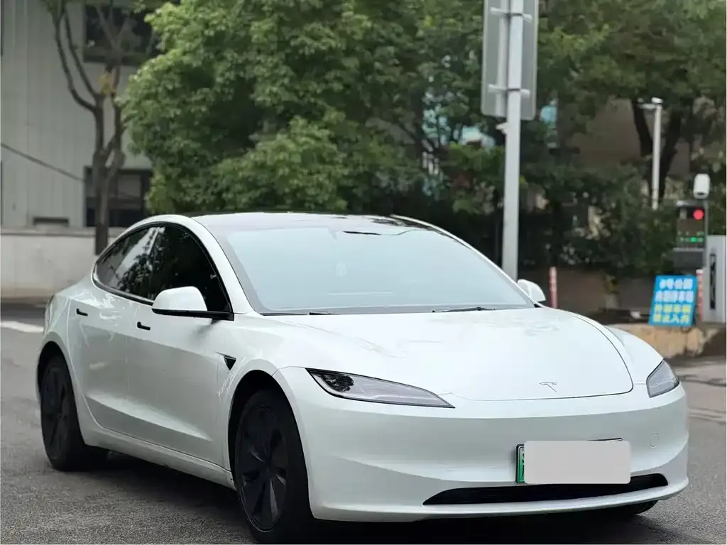 Tesla Model 3 — фото 6