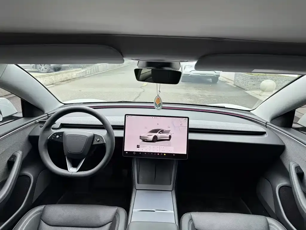 Tesla Model 3 — фото 3