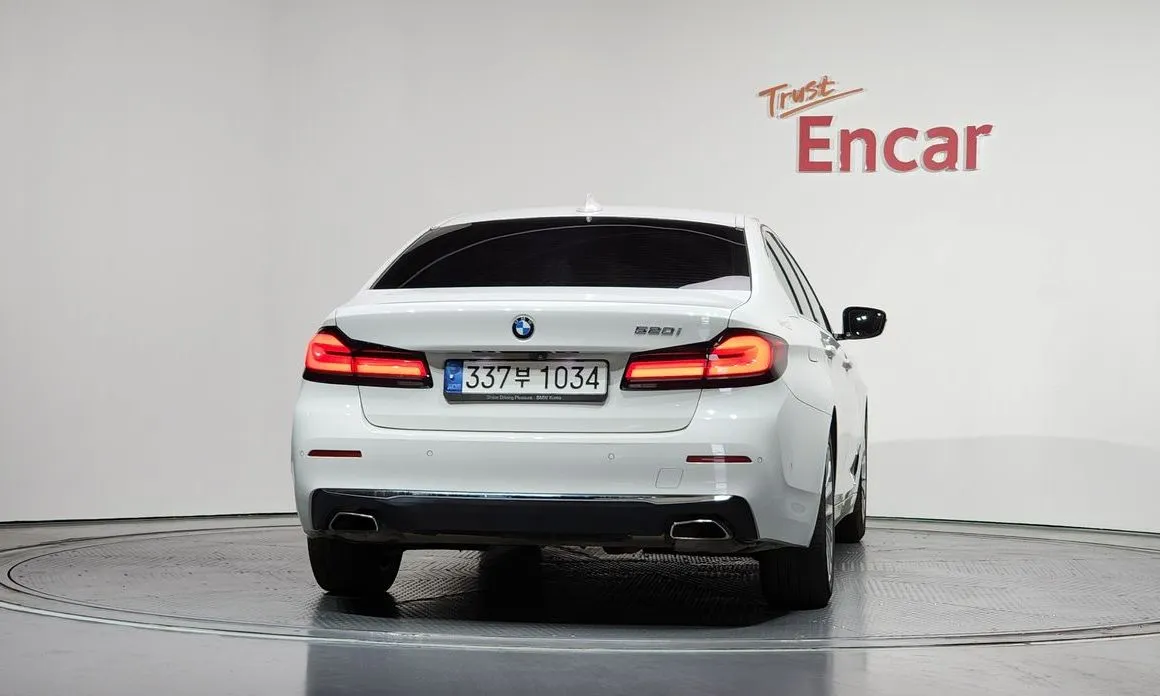BMW 5-Series 2022 из KR, фото 2