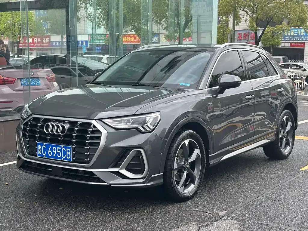 Audi Q3 — фото 1