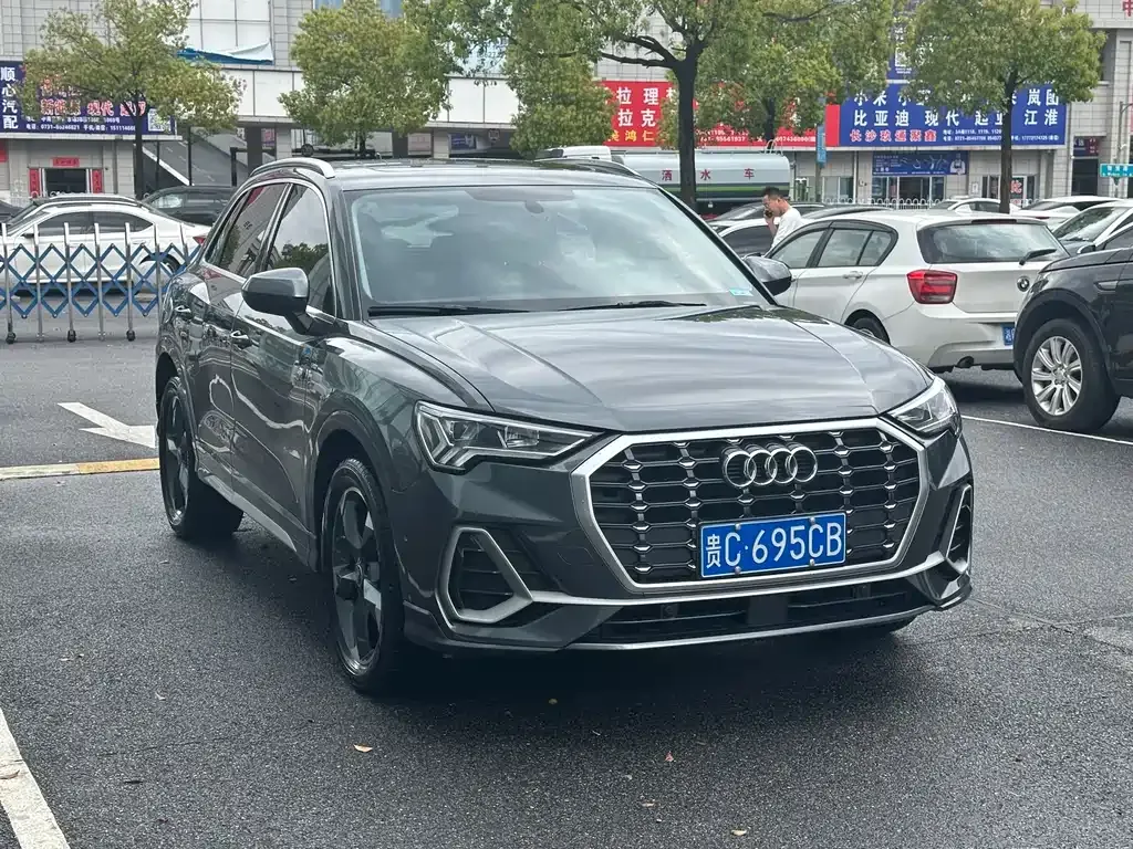Audi Q3 — фото 10