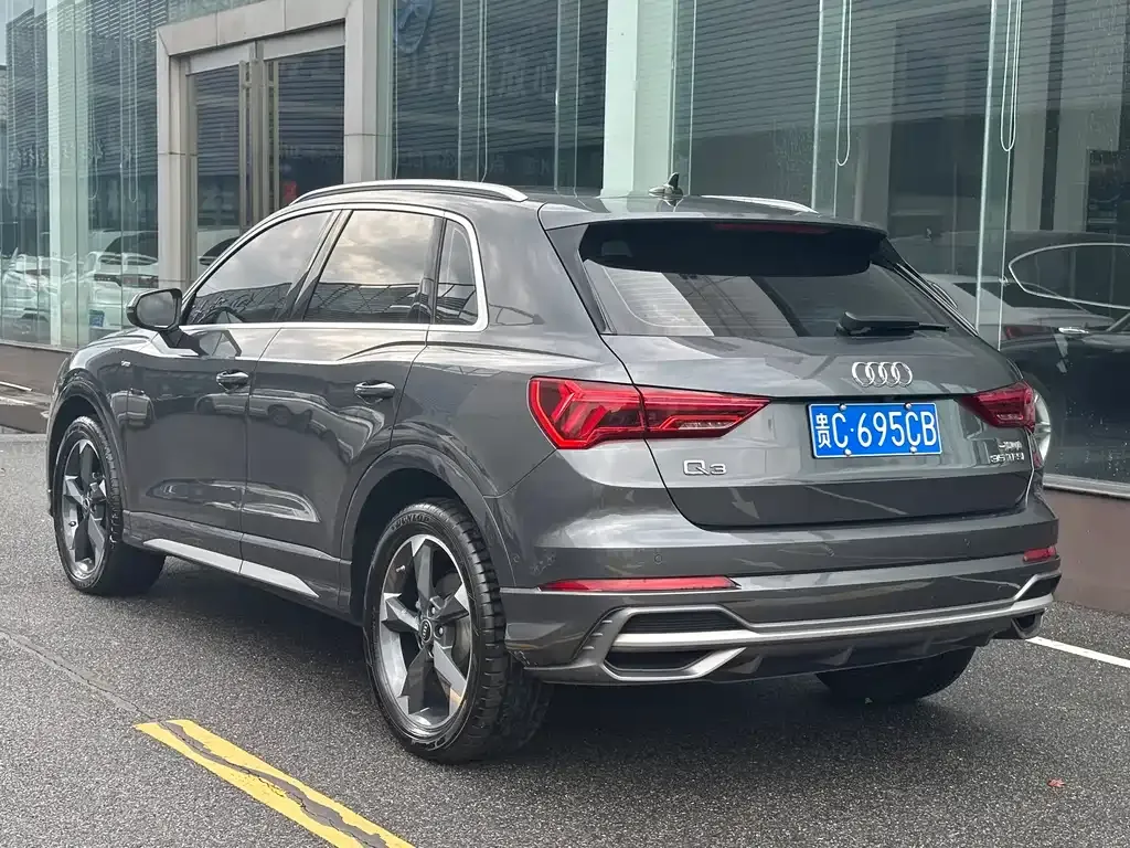Audi Q3 — фото 8