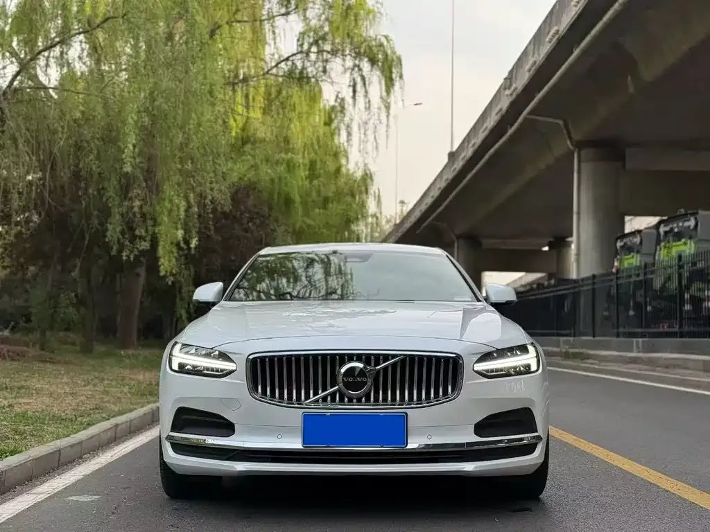 Volvo S90 — фото 9