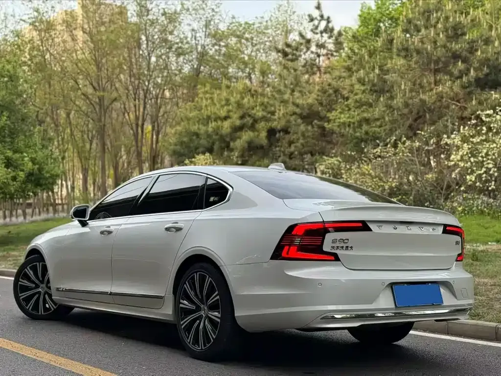 Volvo S90 — фото 5