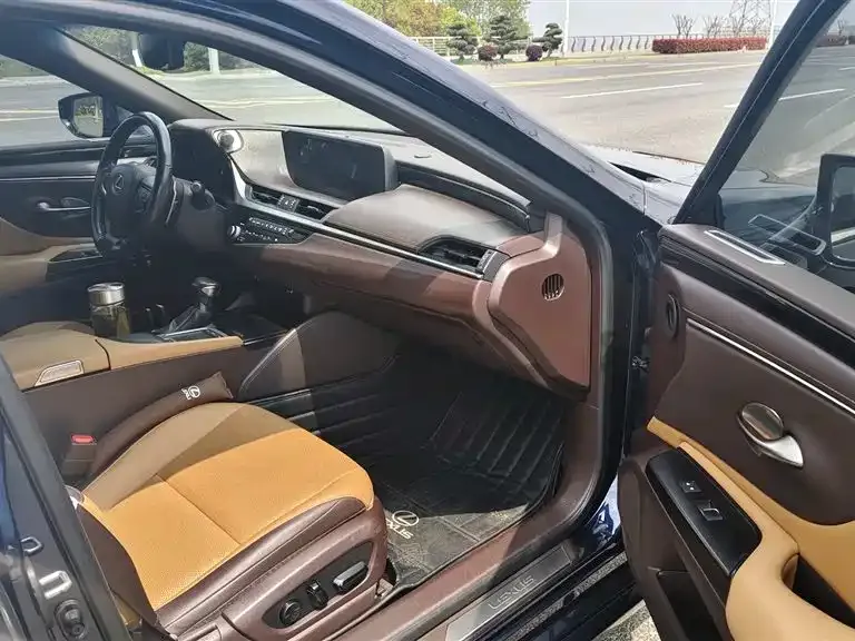 Lexus ES 2021 из CN, фото 7