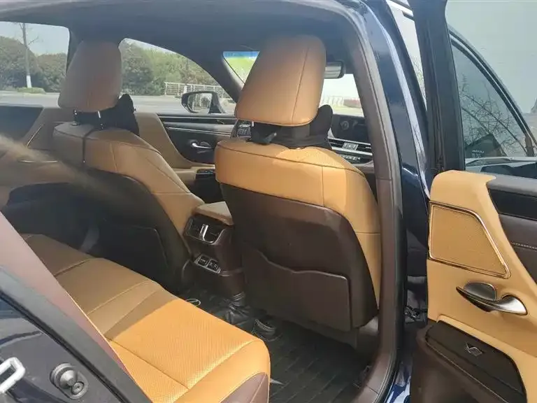 Lexus ES 2021 из CN, фото 2