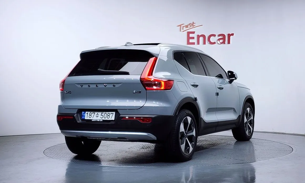 Volvo XC40 — фото 2
