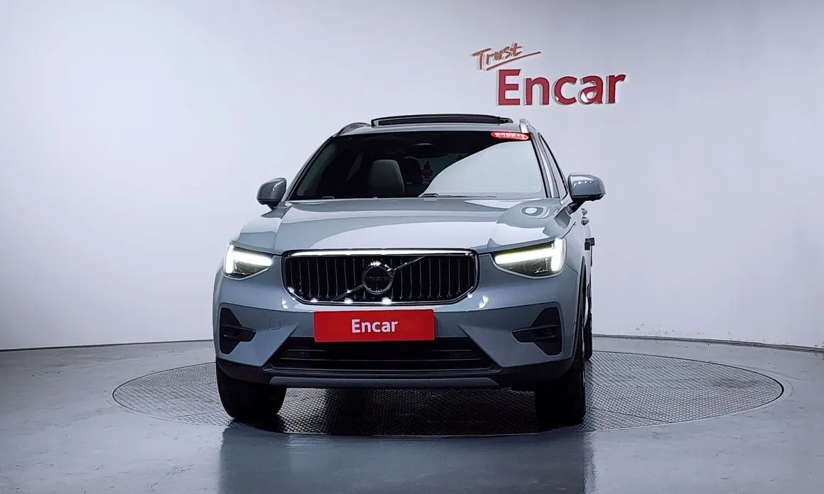 Volvo XC40 — фото 3