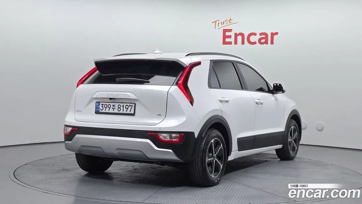 Kia Niro — фото 10