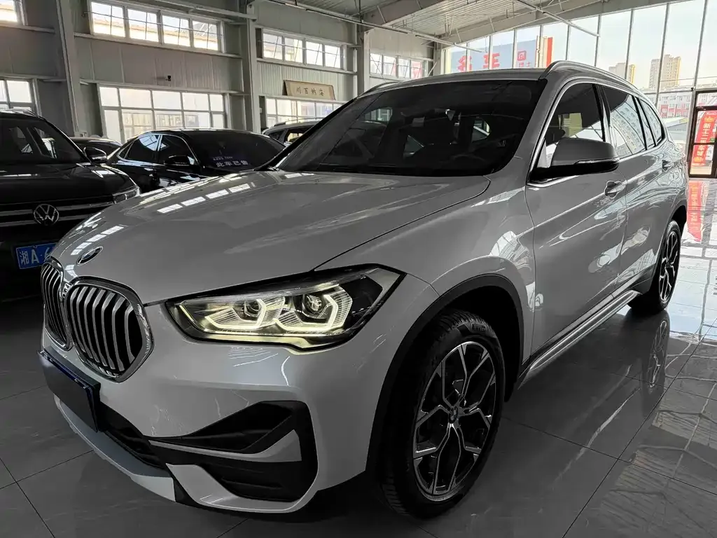 BMW X1 — фото 1