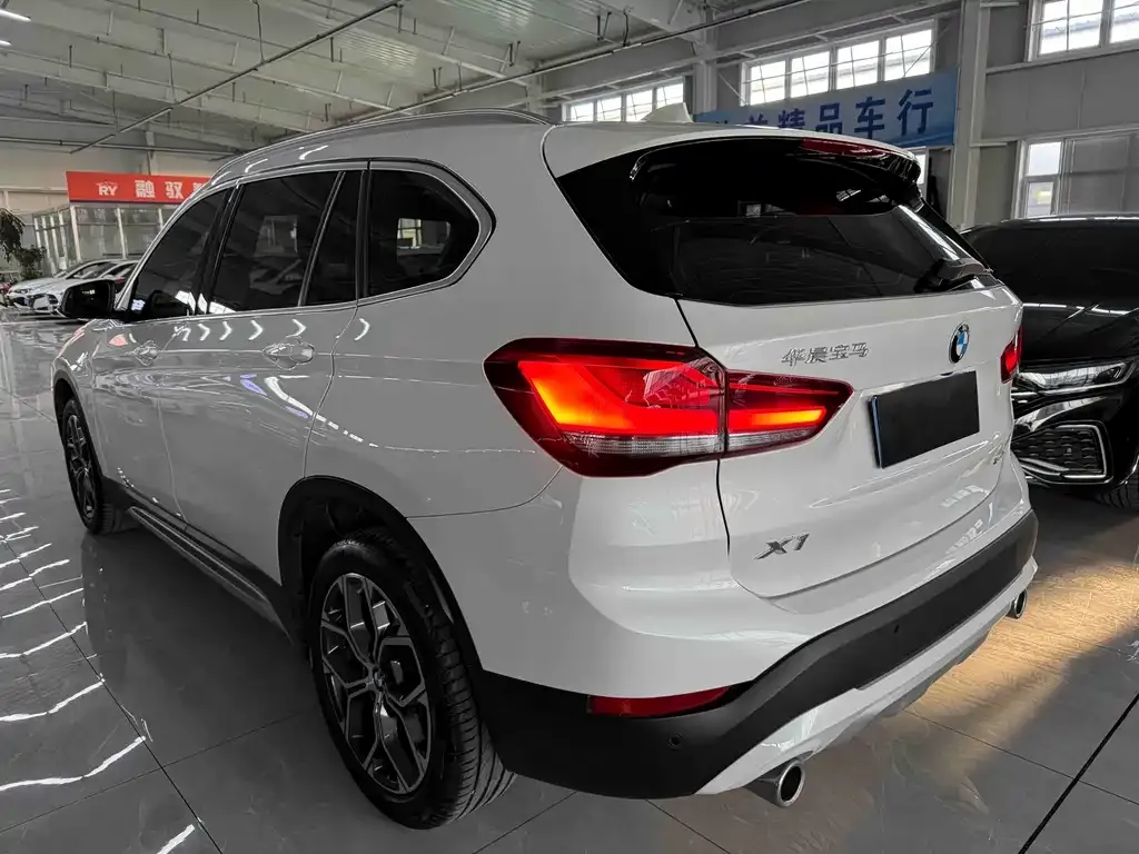 BMW X1 — фото 6