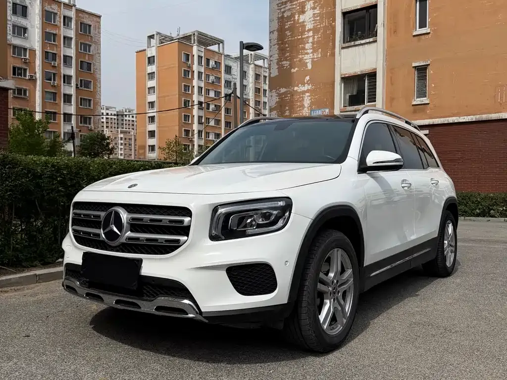 Mercedes-Benz GLB — фото 1
