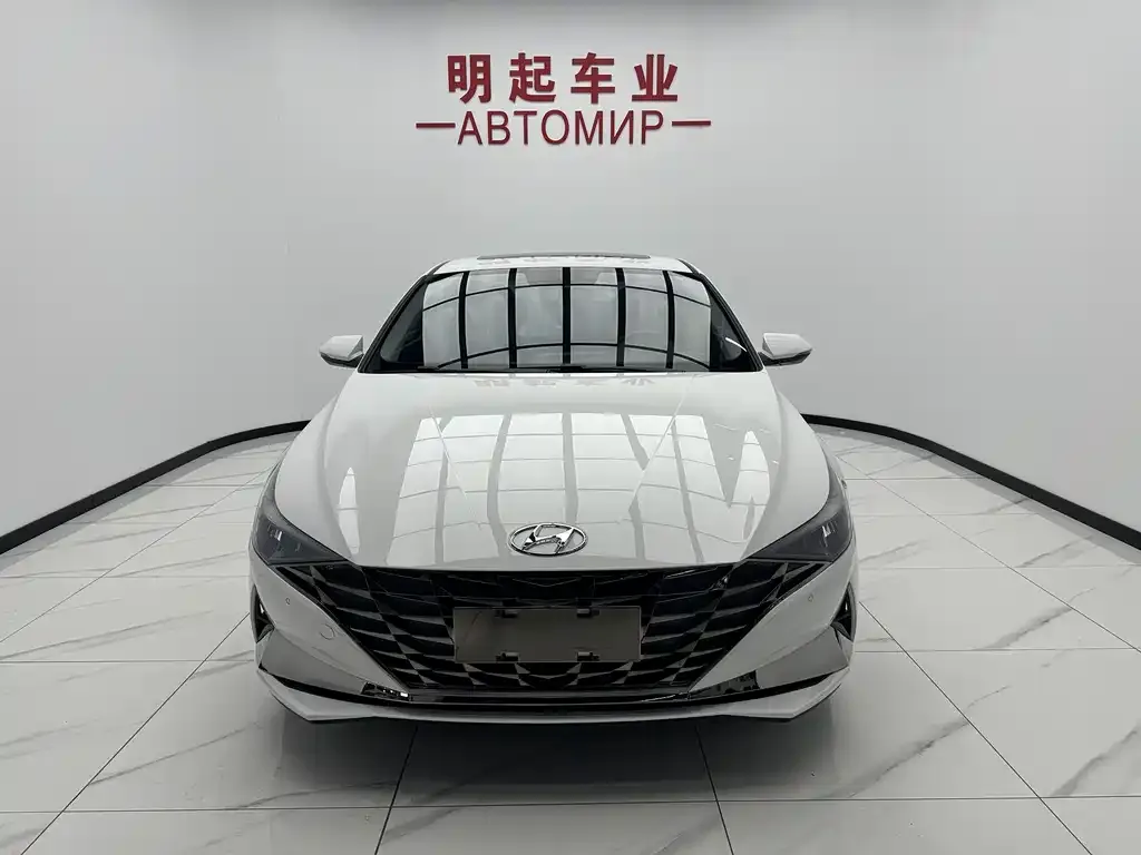 Hyundai Elantra — фото 2