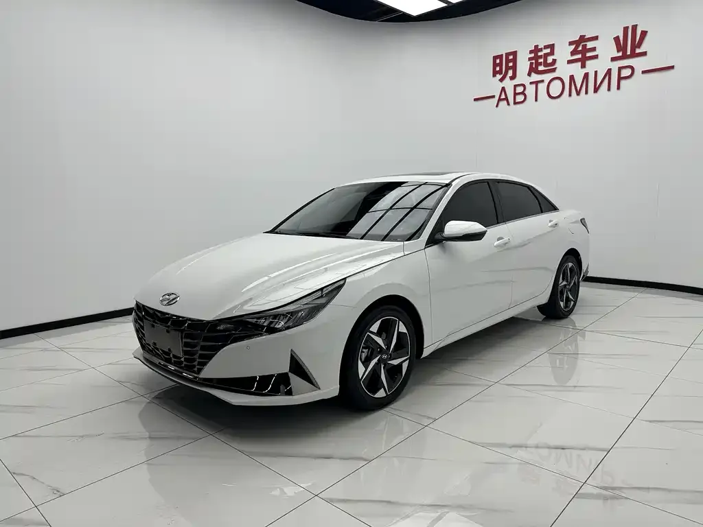 Hyundai Elantra — фото 8