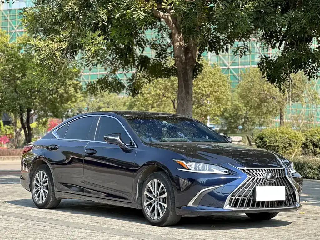 Lexus ES — фото 9