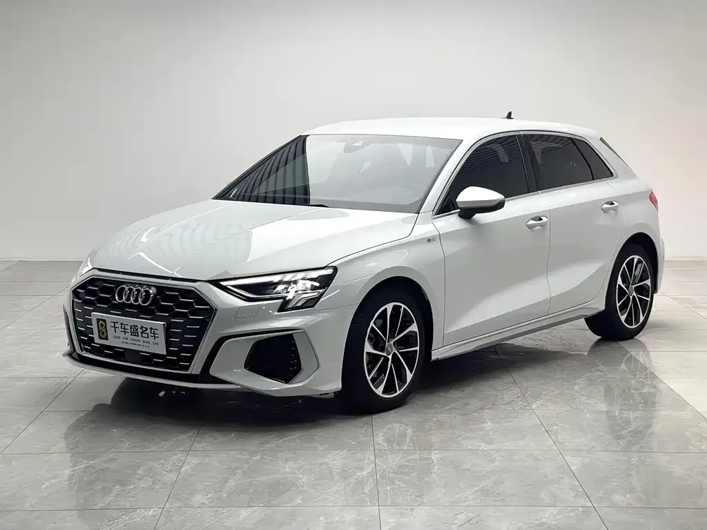 Audi A3 — фото 1