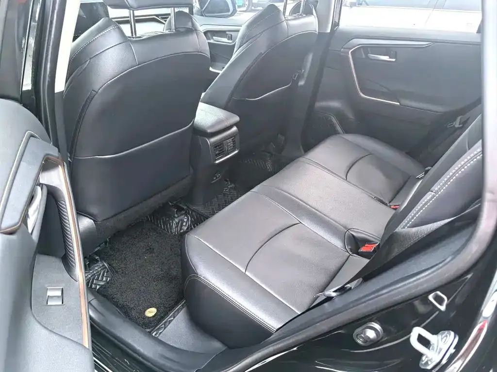 Toyota Wildlander 2024 из CN, фото 6