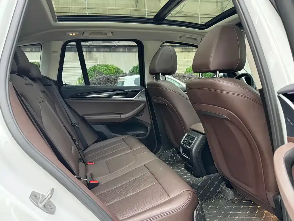 BMW iX3 2023 из CN, фото 2