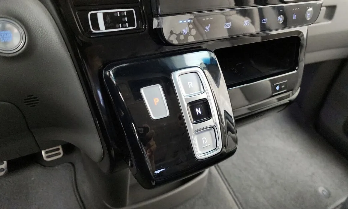 Hyundai Staria 2025 из KR, фото 4